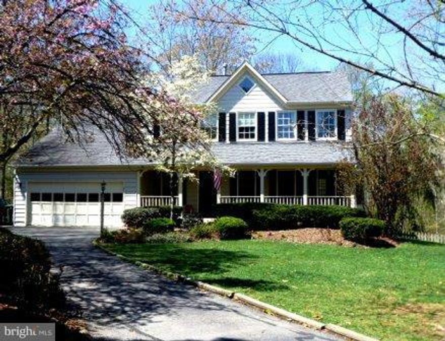 CONTRACT ACCEPTED WAITING FOR RELO SIGNATUR*FORMER MODEL HOME W/NEUTRAL DECOR & COL. TRIM*UPDATES THRU-OUT*LR*SEP DR W/BAY WIN OVERLK TREES*GOURMET KIT. FEAT. GAS COOK.;ISL.; CERAMIC TILE;BRKFT AREA W/ BAY;FR W/ FP & WO TO CUST. DK; PRIV YD LOTS OF HRDSCAPE & PLAY AREA;WD FLR*UL FEAT:MBR SUITE W/ FP, LG WI CLST, SIT. AREA, & LUX BA W/JET. TUB; 3 ADD'L BR & BA*LL FEAT:RR W/WO O PATIO;3RD BA & MORE*