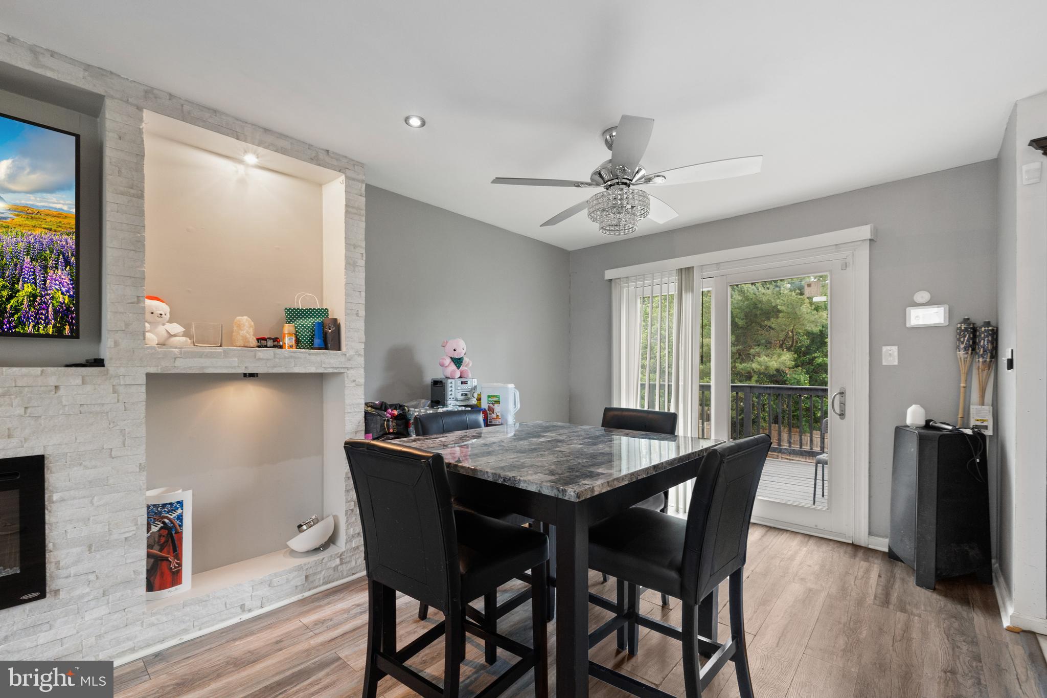 HANSON VALLEY VIEW - Residential