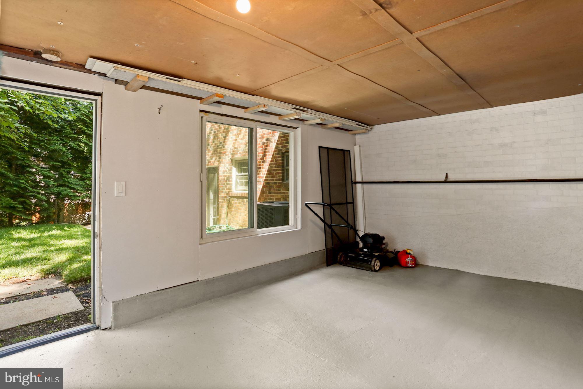 BARCROFT - Residential