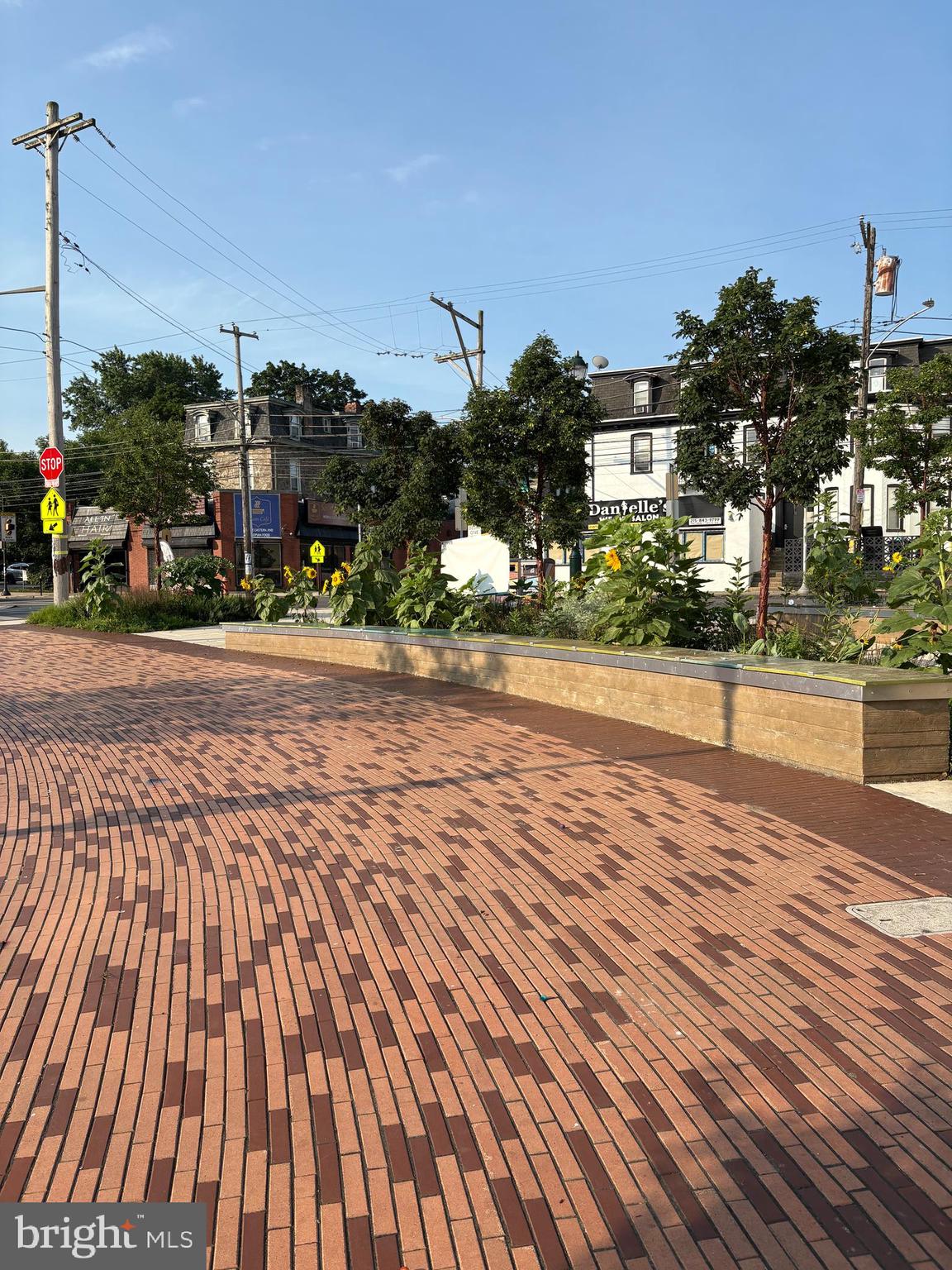 41 W MAPLEWOOD MALL