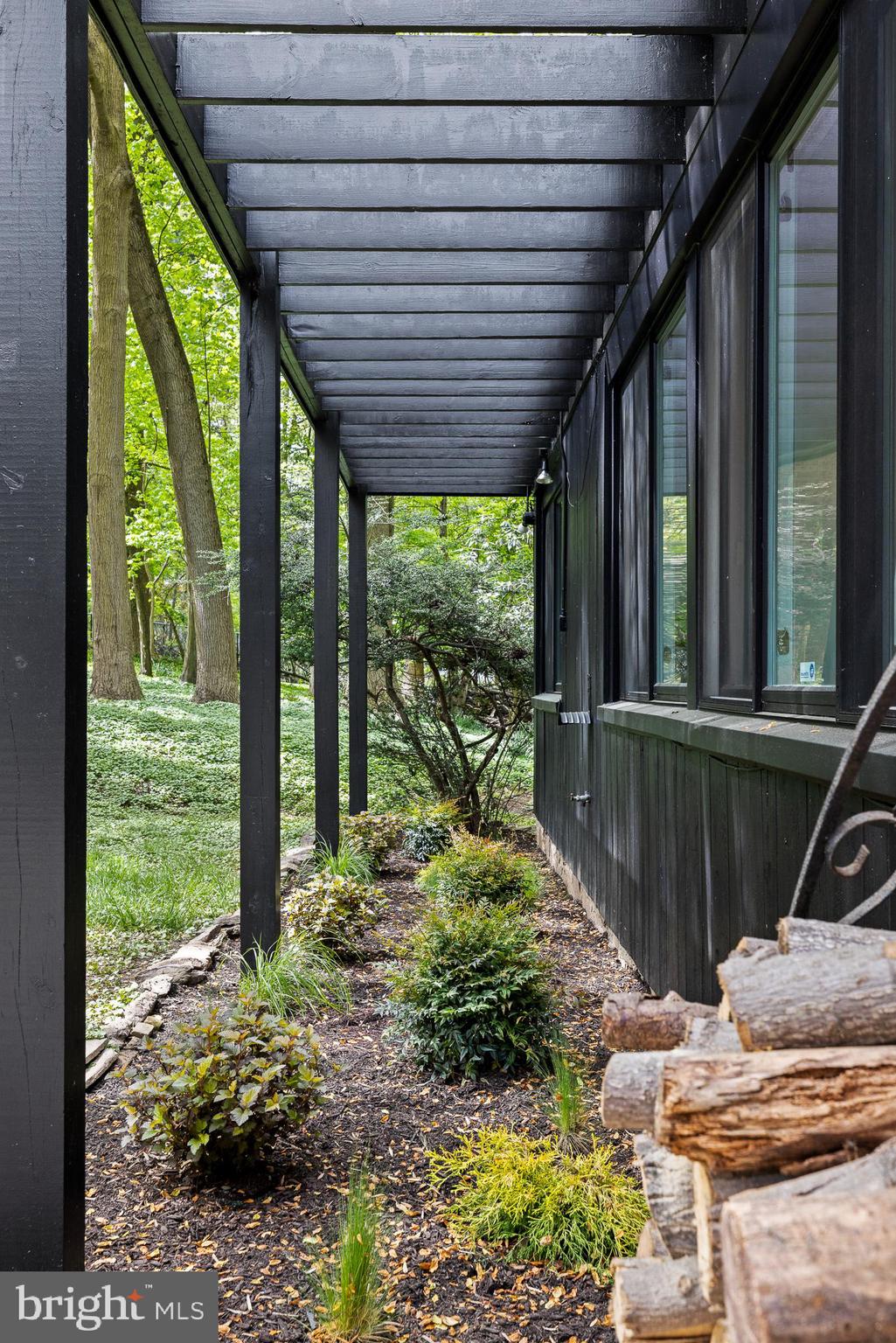 EAST FALLS - Residential