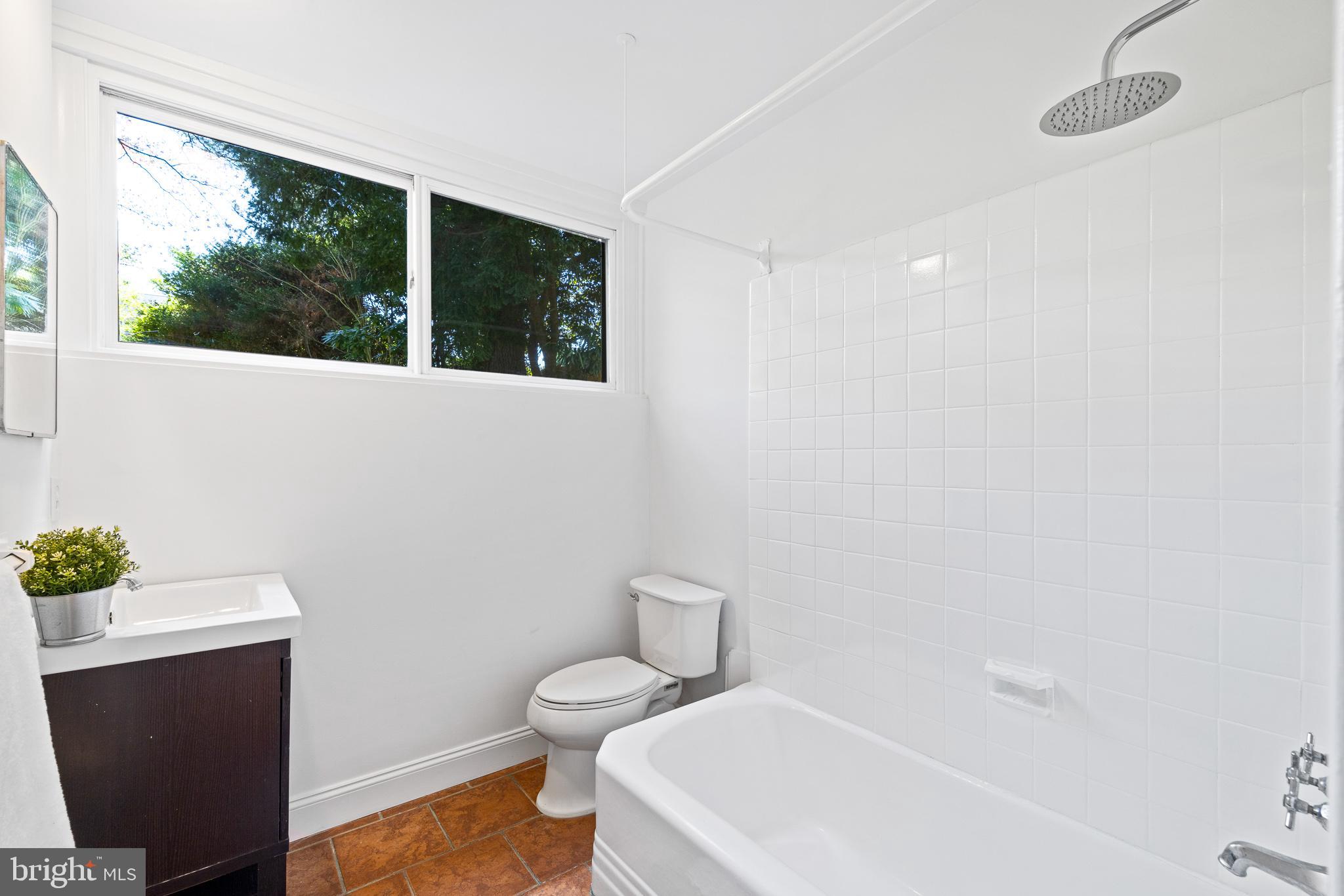 EAST FALLS - Residential