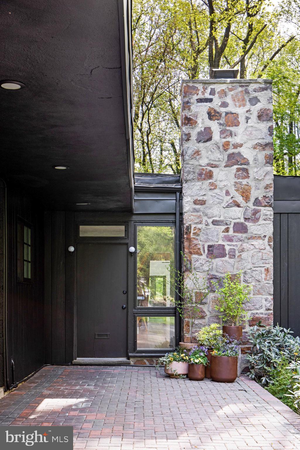 EAST FALLS - Residential