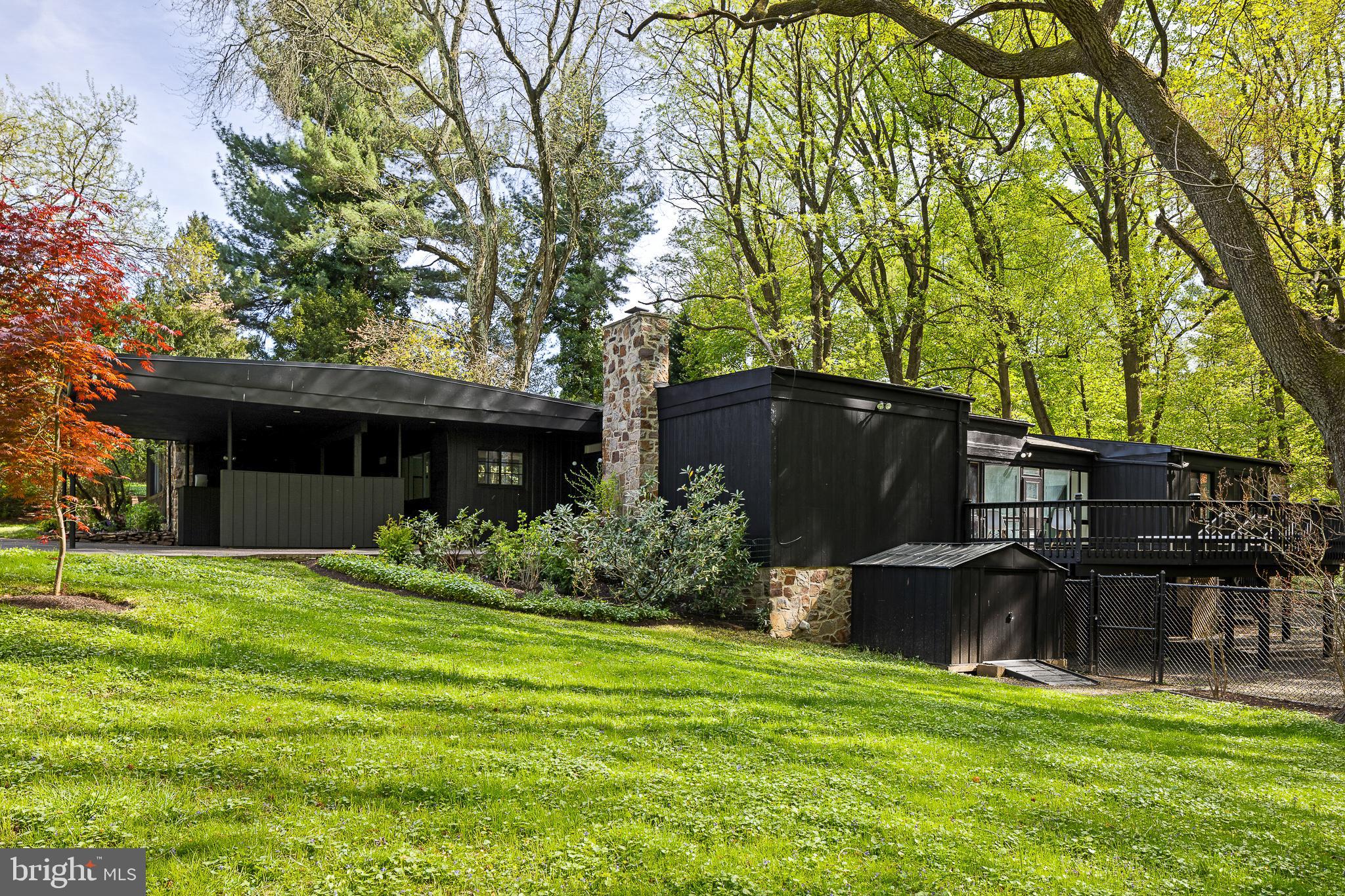 EAST FALLS - Residential