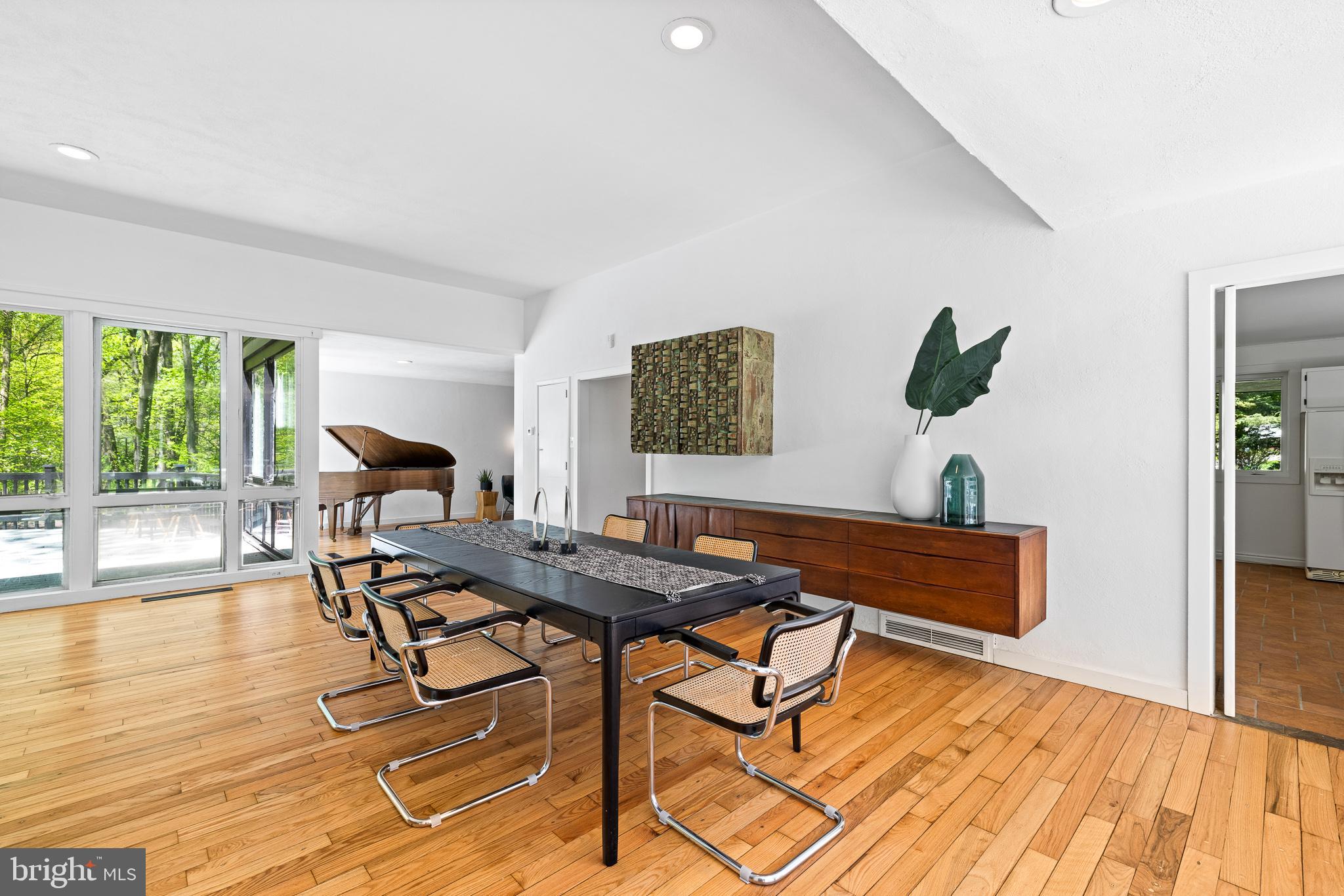 EAST FALLS - Residential