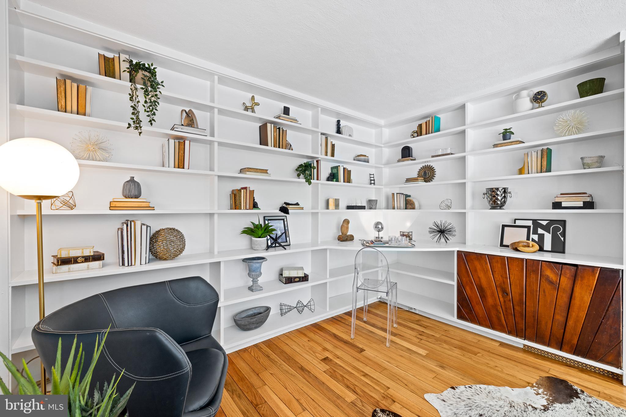 EAST FALLS - Residential