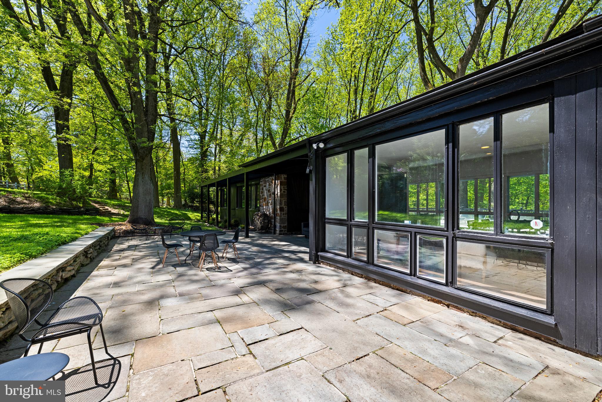 EAST FALLS - Residential