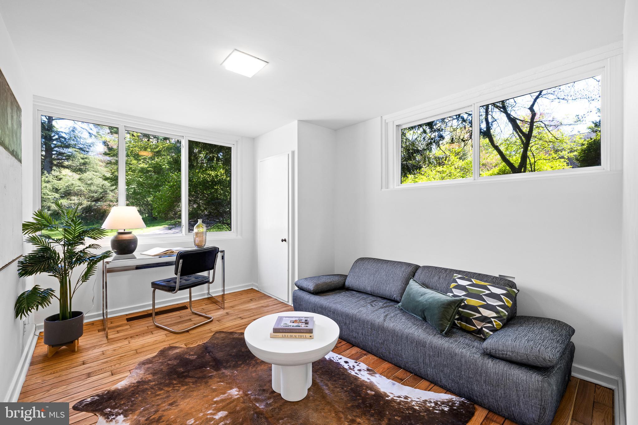 EAST FALLS - Residential