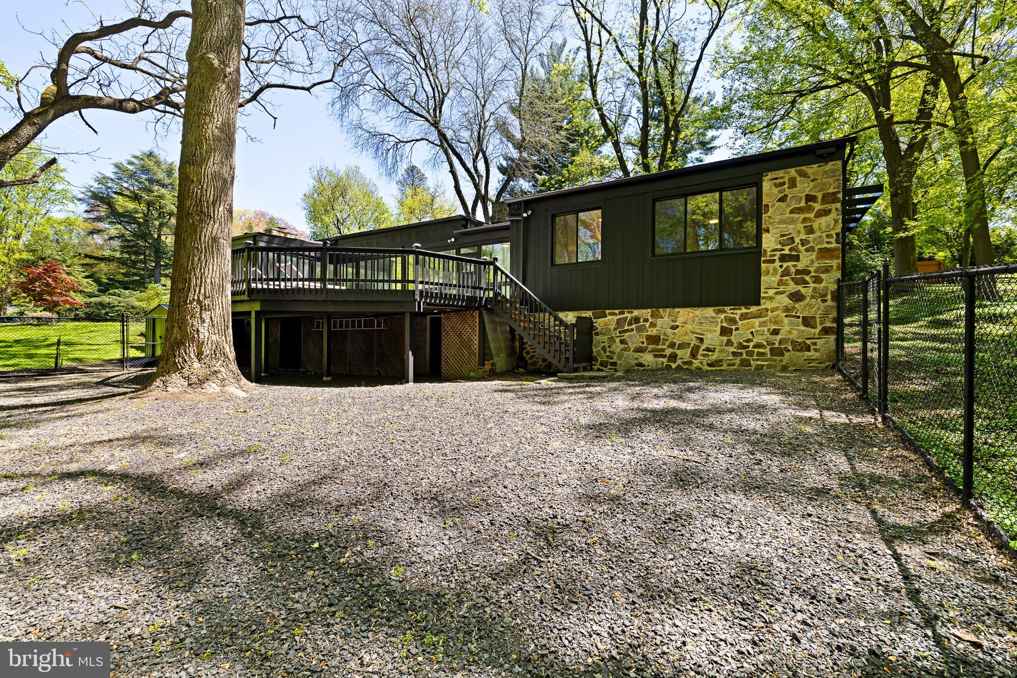 EAST FALLS - Residential