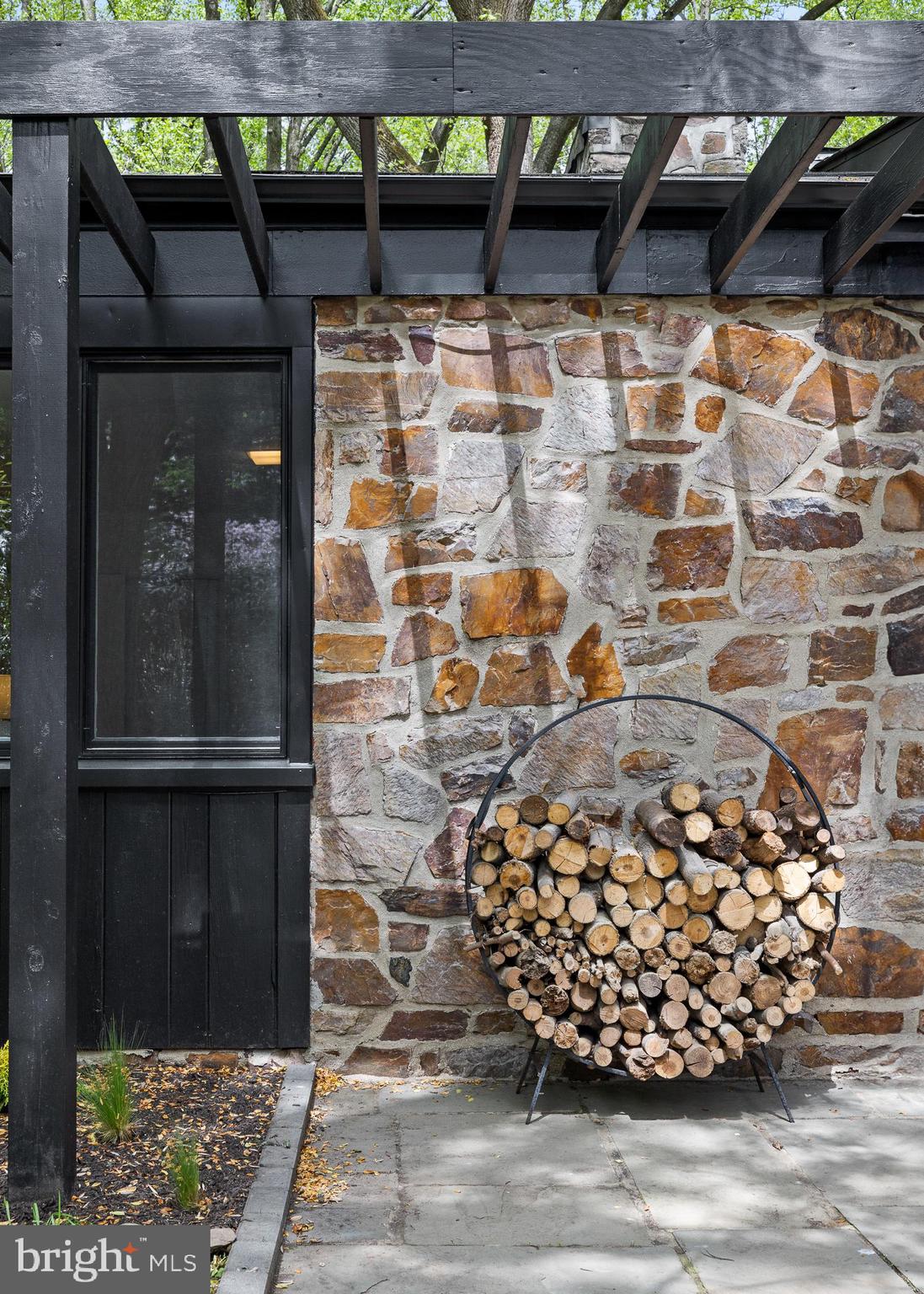 EAST FALLS - Residential