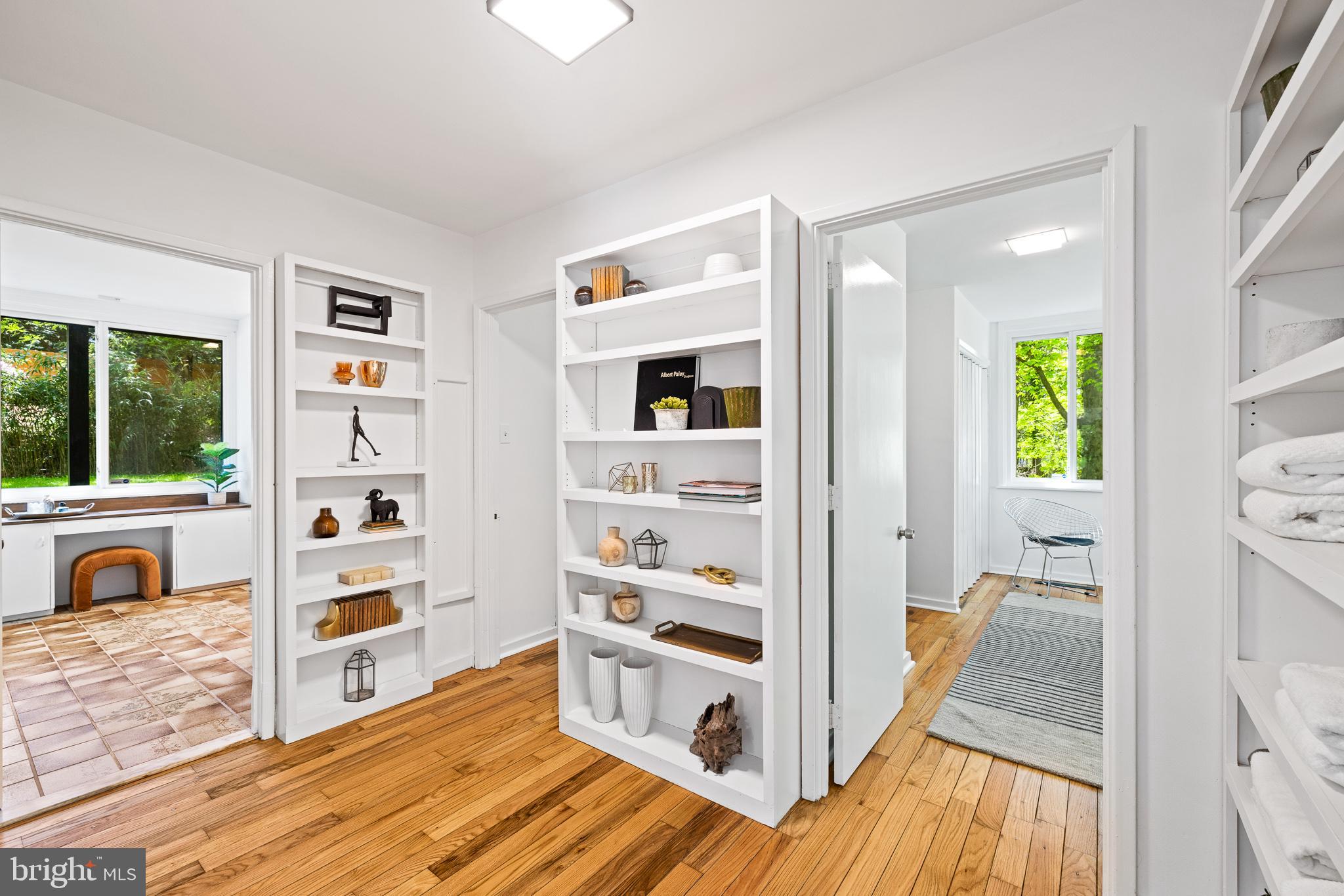 EAST FALLS - Residential