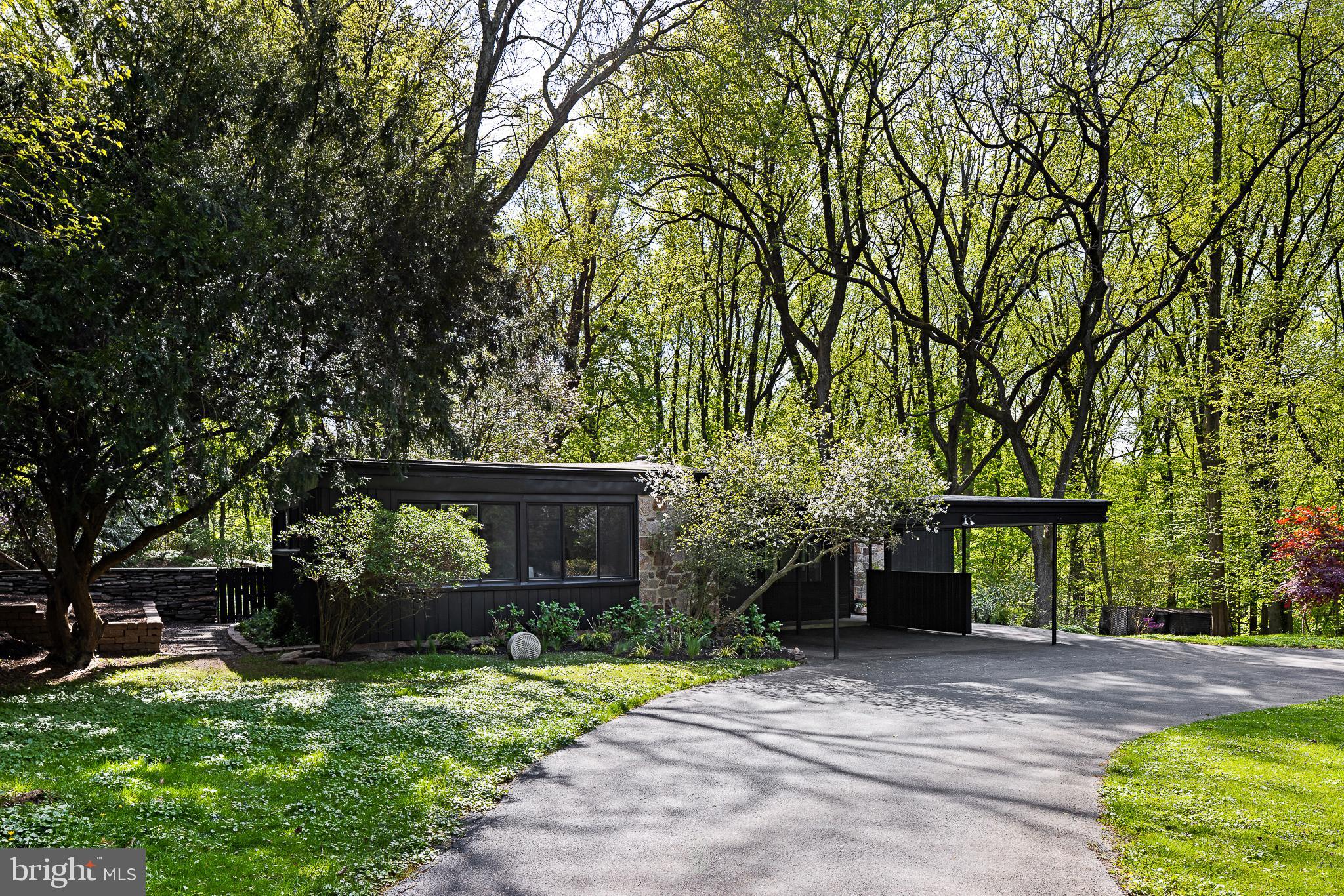 EAST FALLS - Residential