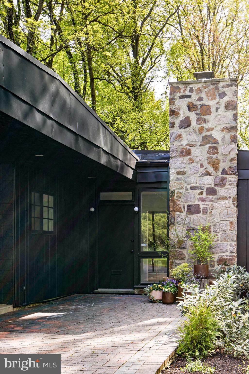 EAST FALLS - Residential