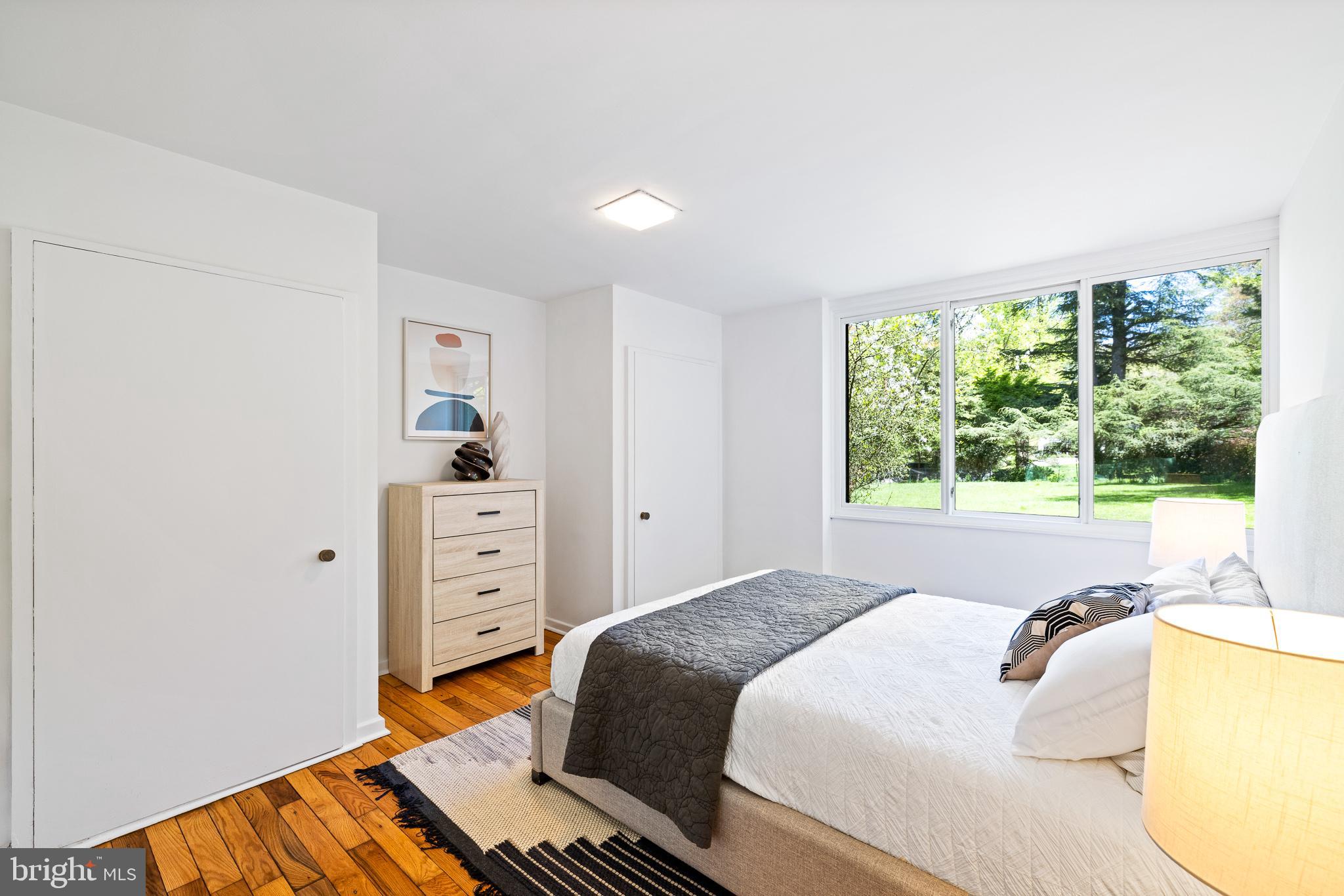 EAST FALLS - Residential