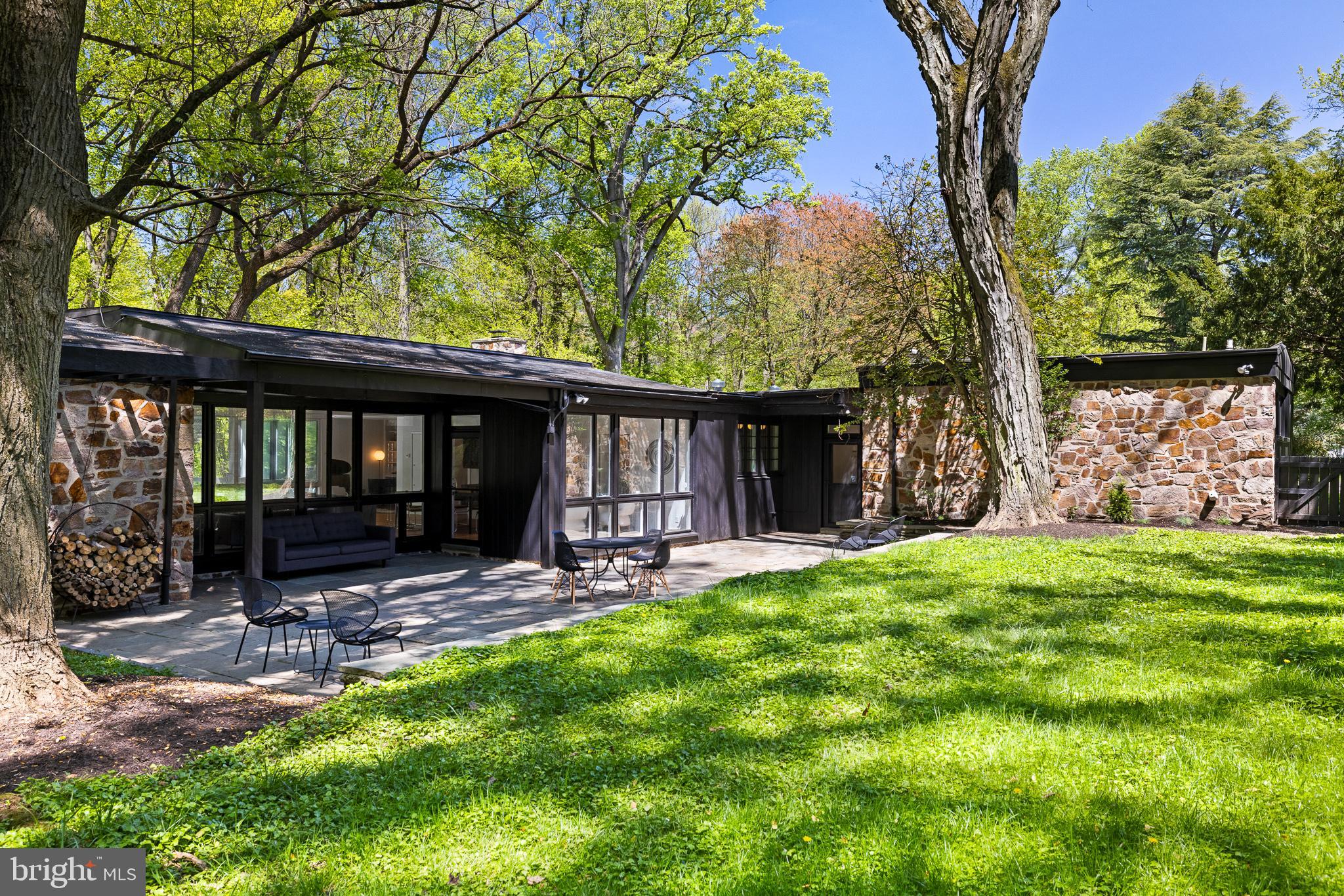 EAST FALLS - Residential