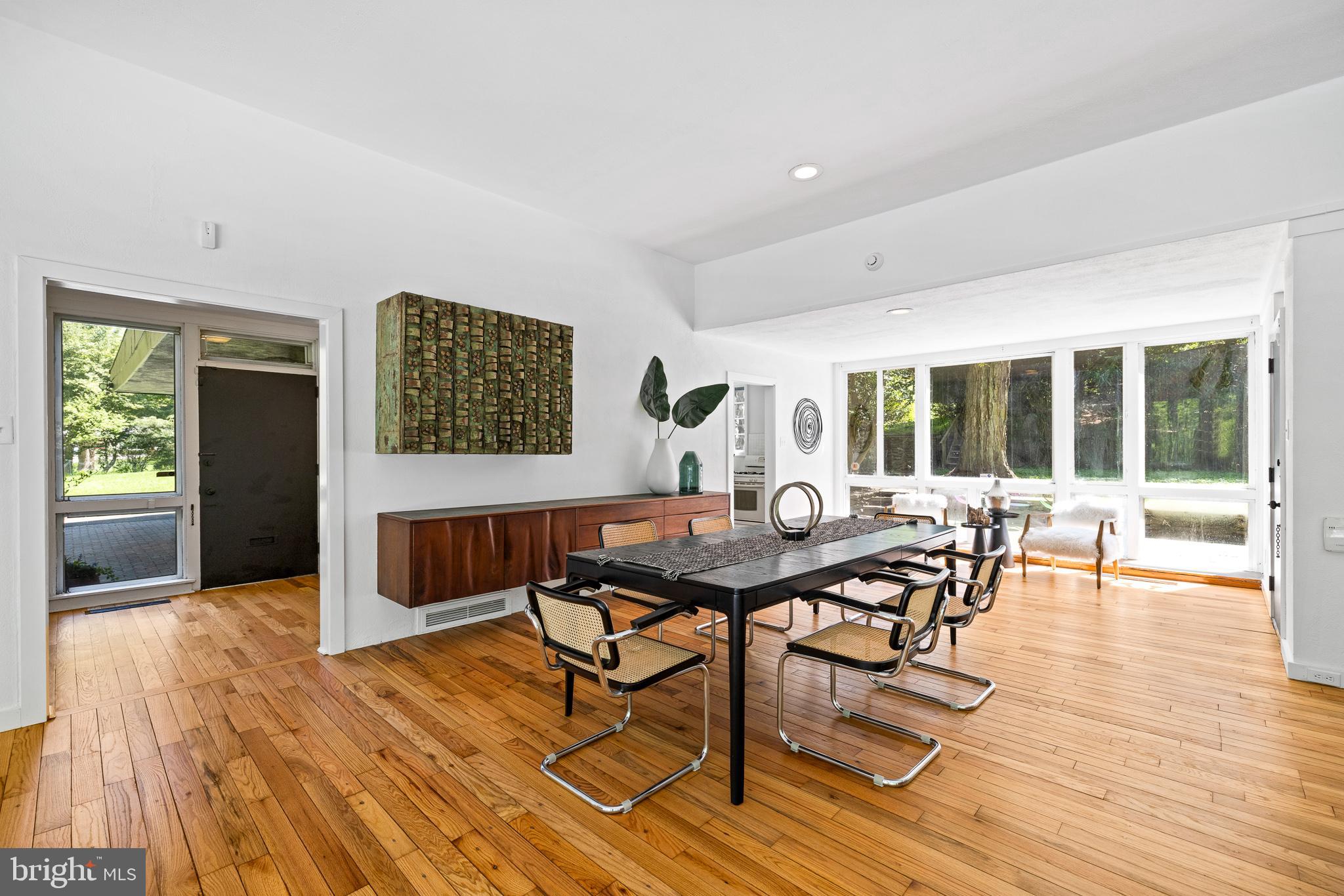 EAST FALLS - Residential