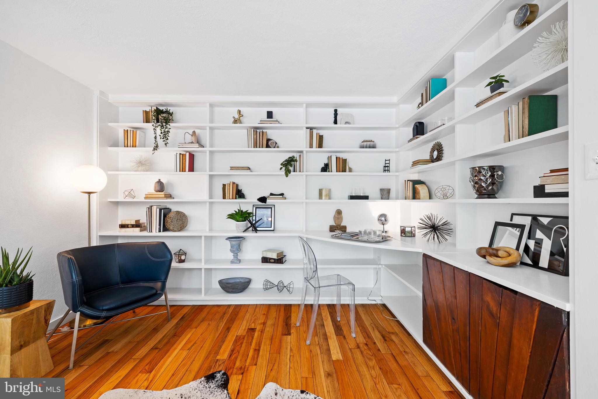 EAST FALLS - Residential