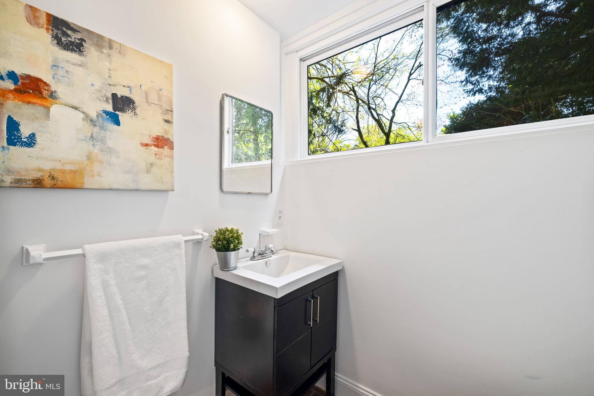 EAST FALLS - Residential