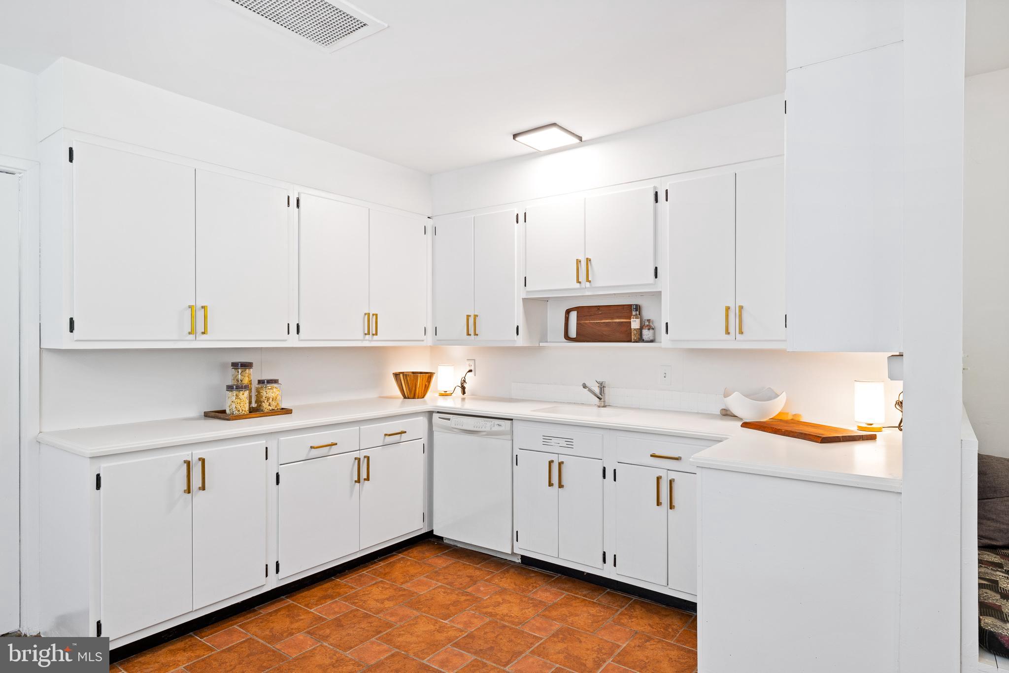 EAST FALLS - Residential