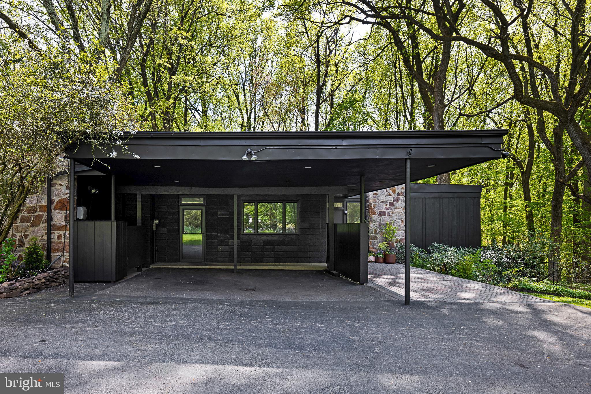 EAST FALLS - Residential