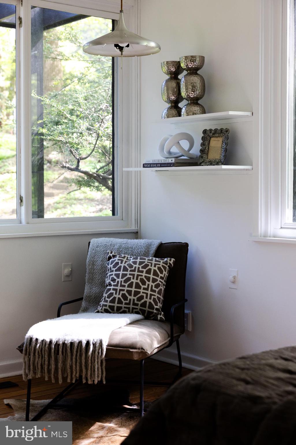 EAST FALLS - Residential