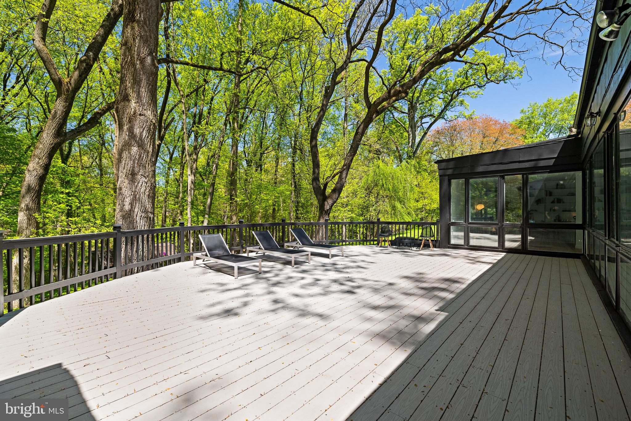 EAST FALLS - Residential