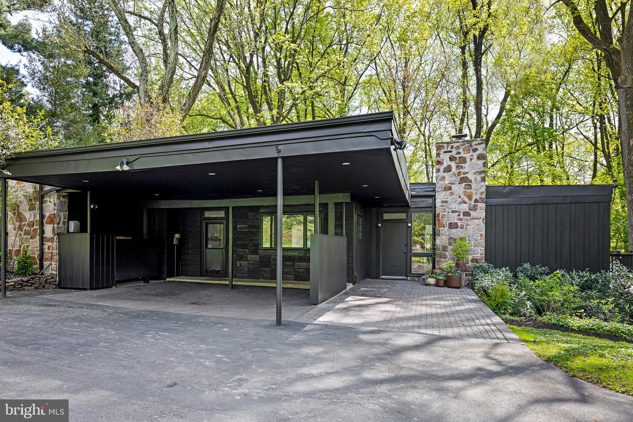 EAST FALLS - Residential