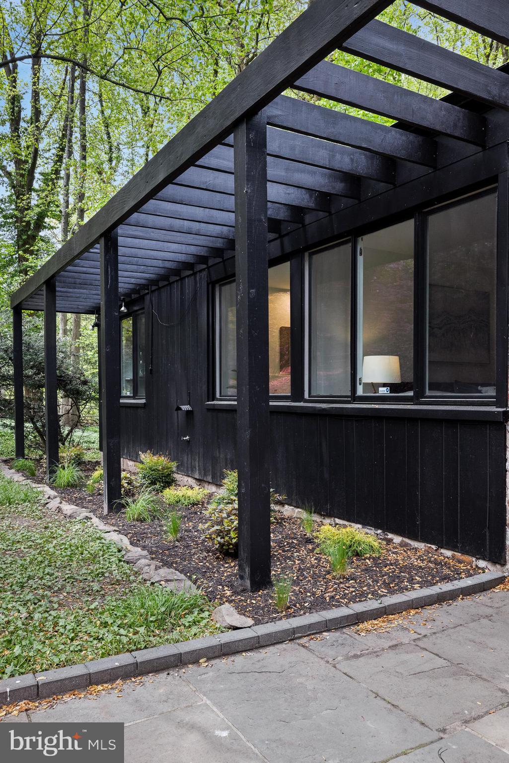 EAST FALLS - Residential