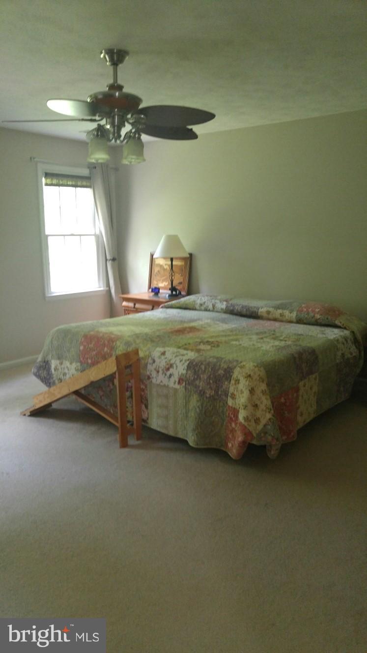 PRESIDENTIAL LAKES - Residential Lease