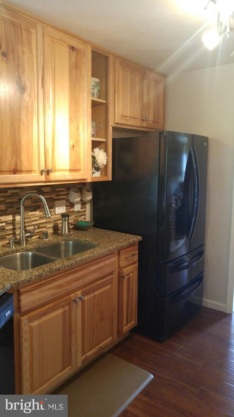 PRESIDENTIAL LAKES - Residential Lease