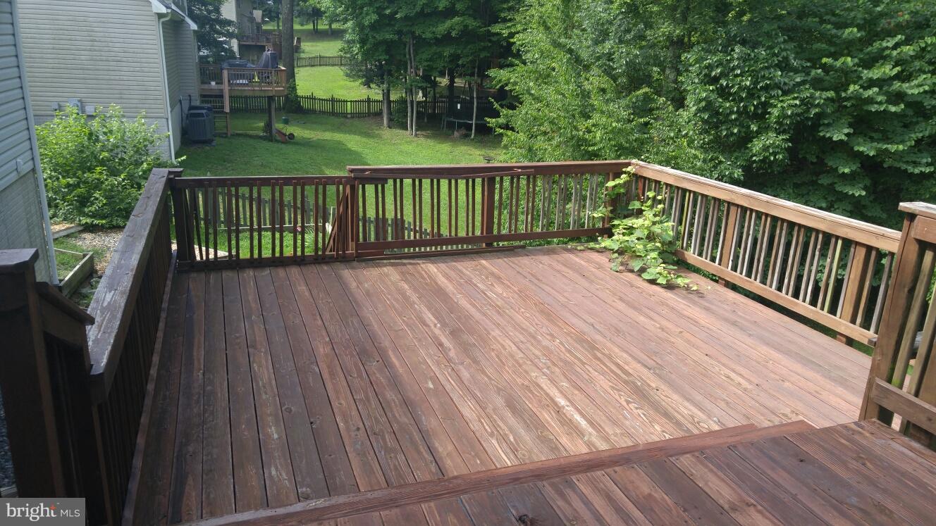 PRESIDENTIAL LAKES - Residential Lease