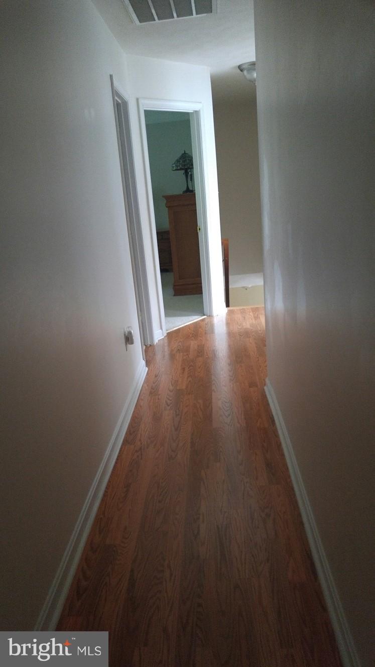 PRESIDENTIAL LAKES - Residential Lease