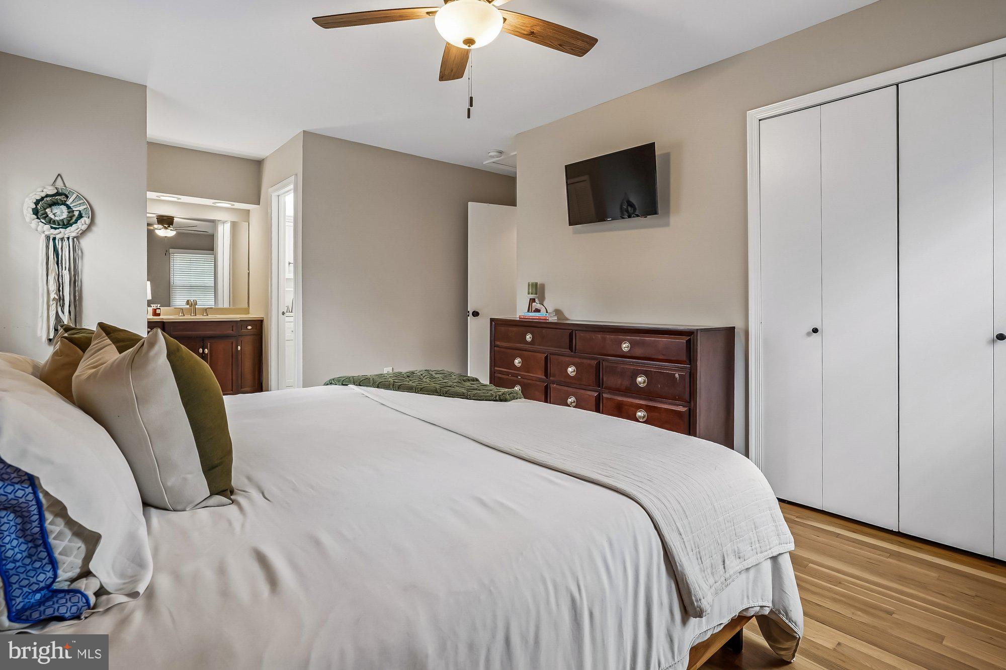 RESTON - Residential