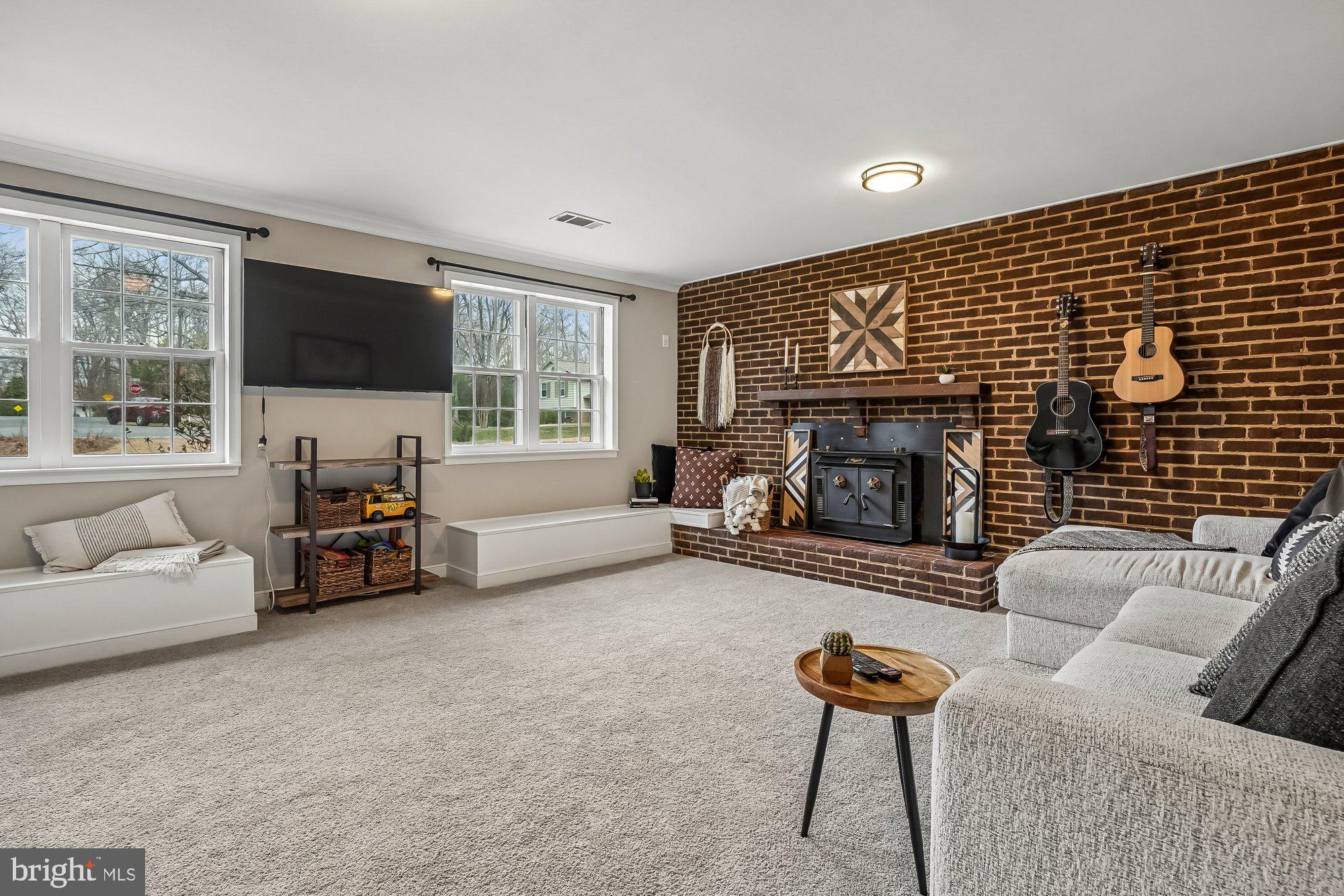 RESTON - Residential