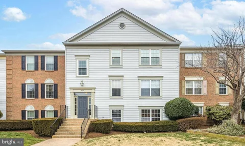 9210 Caspian Way Unit 201, Manassas, VA MLS: VAMN2011238