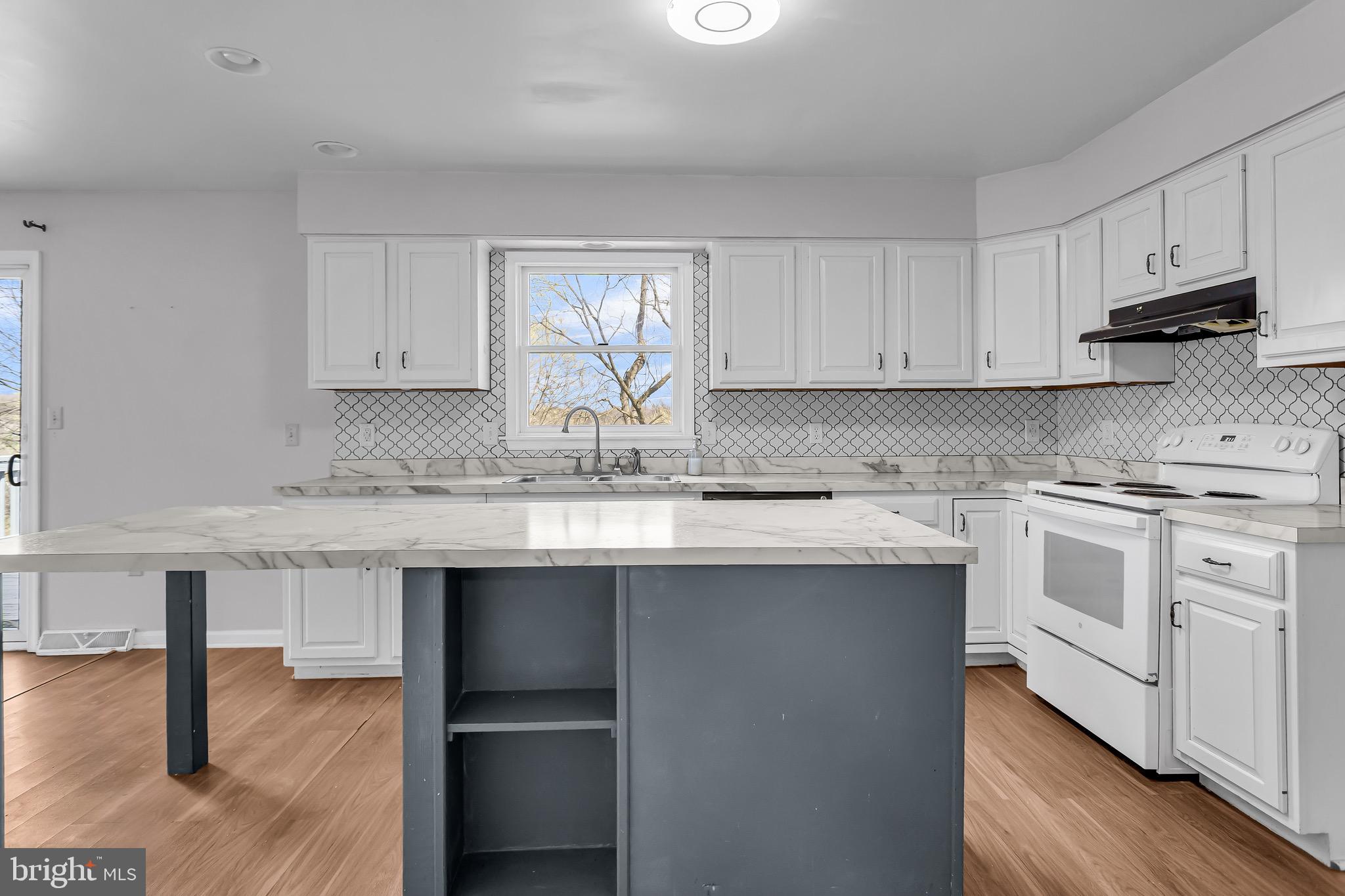 HICKORY RIDGE - Residential