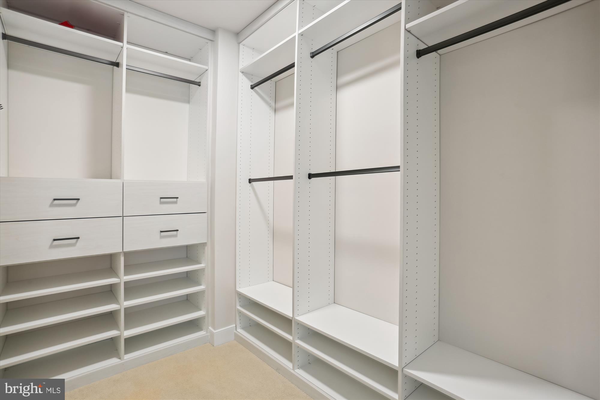 LIONSGATE - Residential