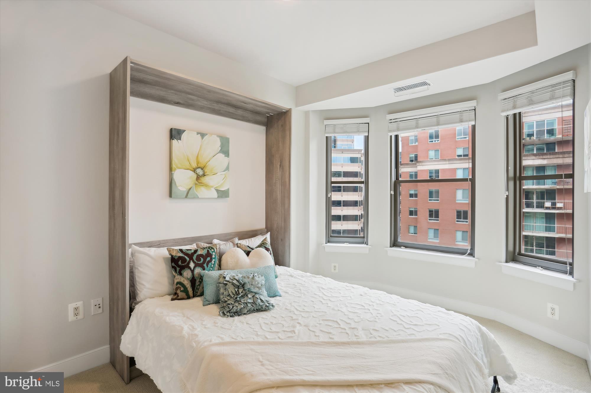 LIONSGATE - Residential