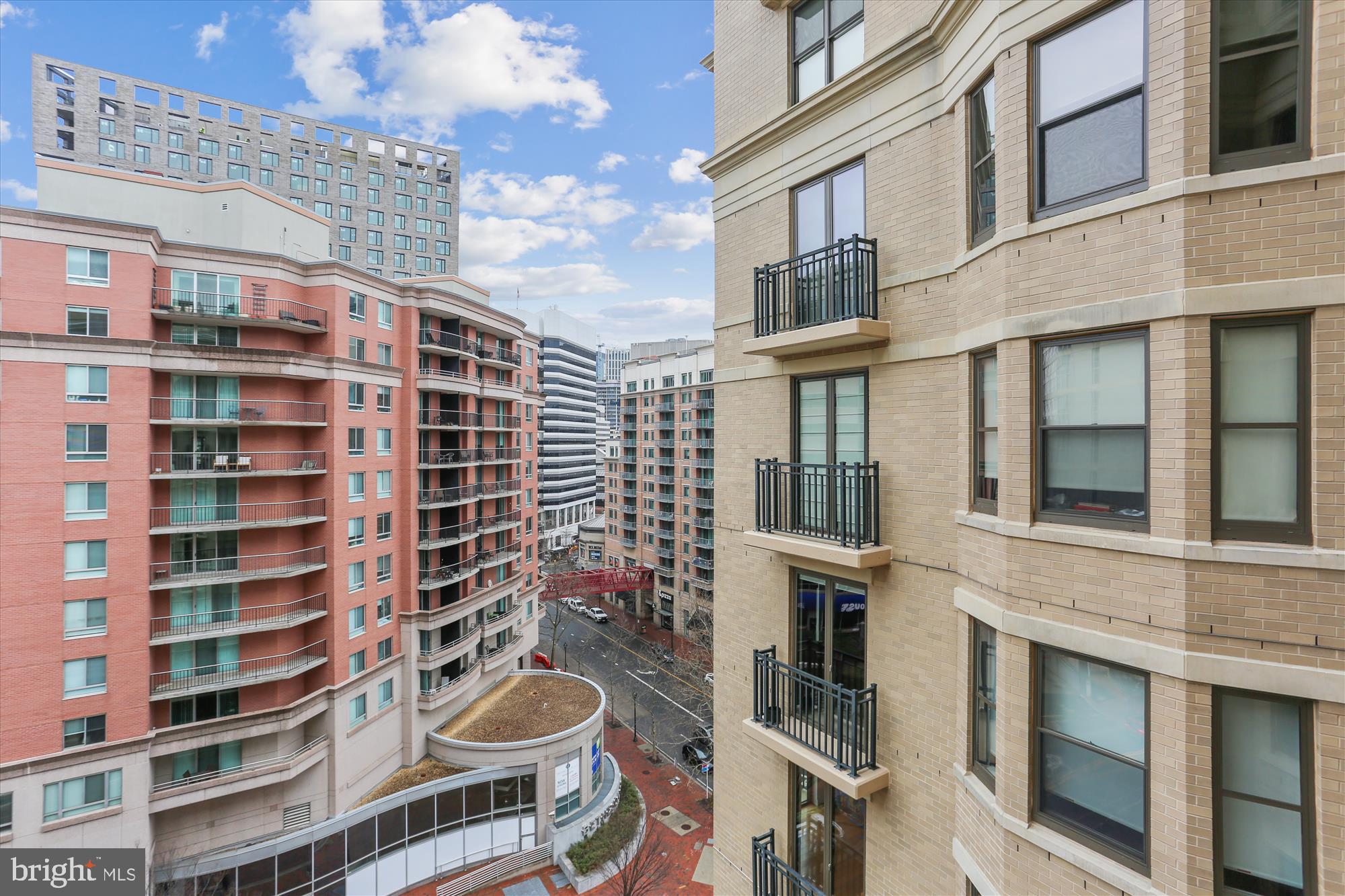 LIONSGATE - Residential