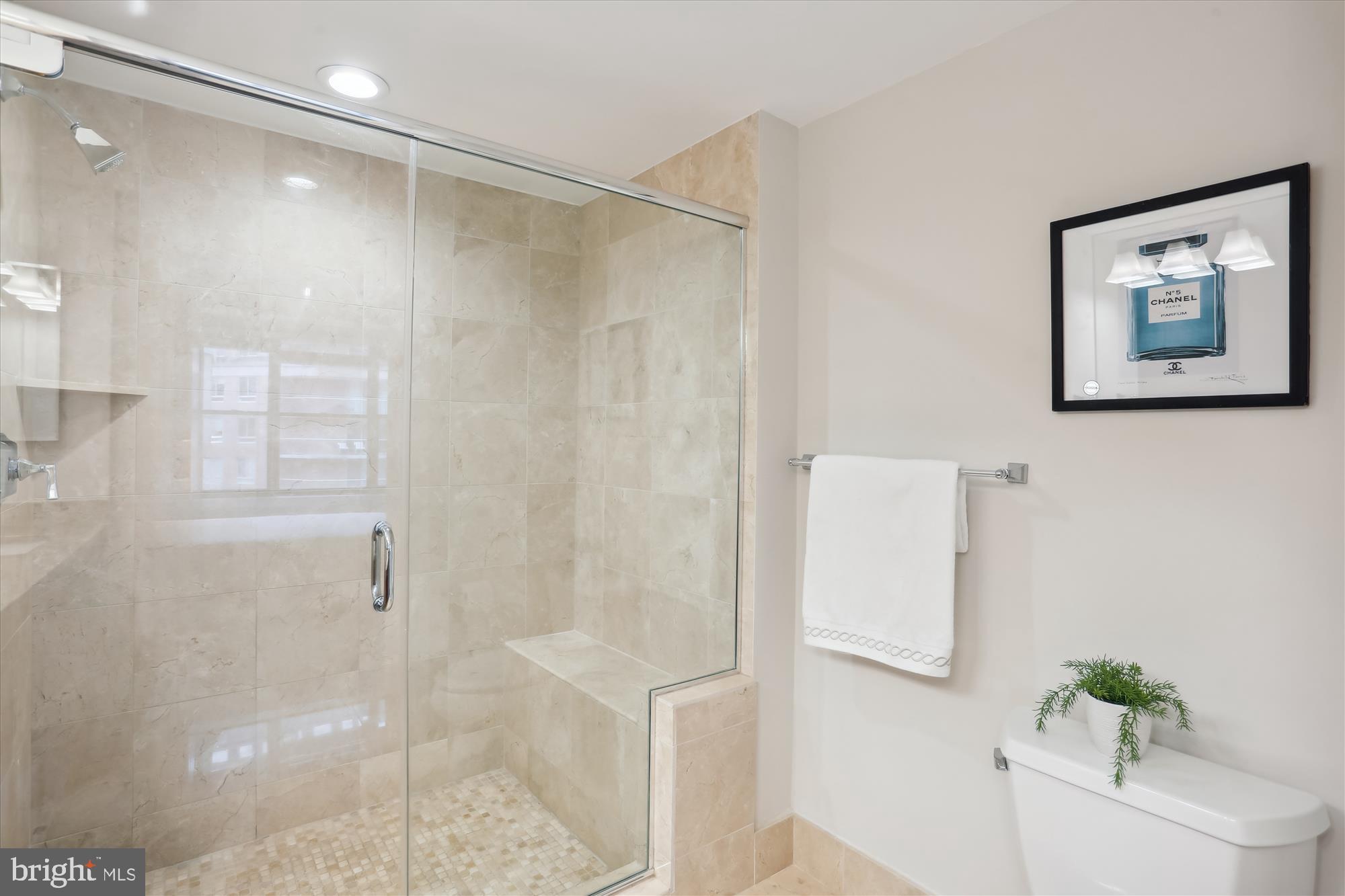 LIONSGATE - Residential