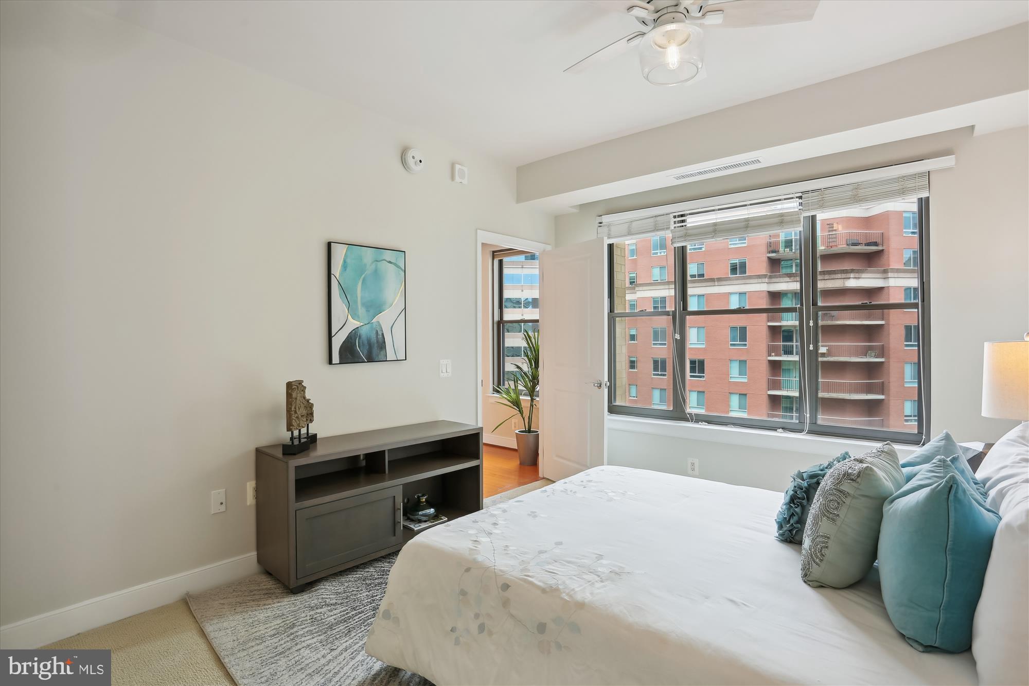 LIONSGATE - Residential