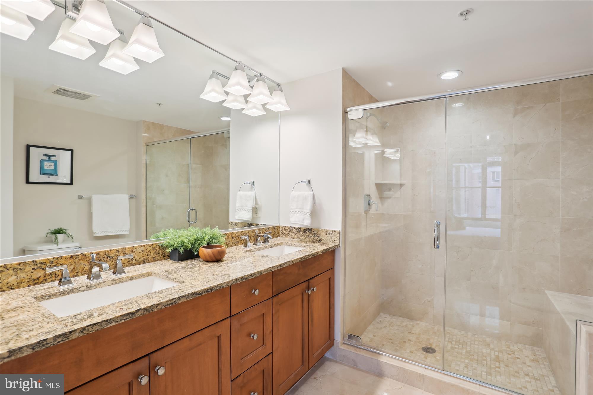 LIONSGATE - Residential