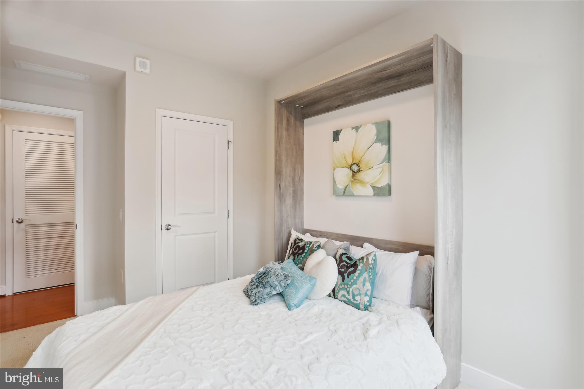 LIONSGATE - Residential