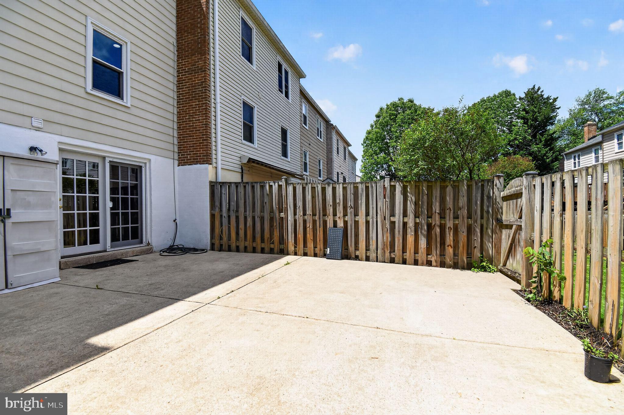 ROCKSHIRE - Residential
