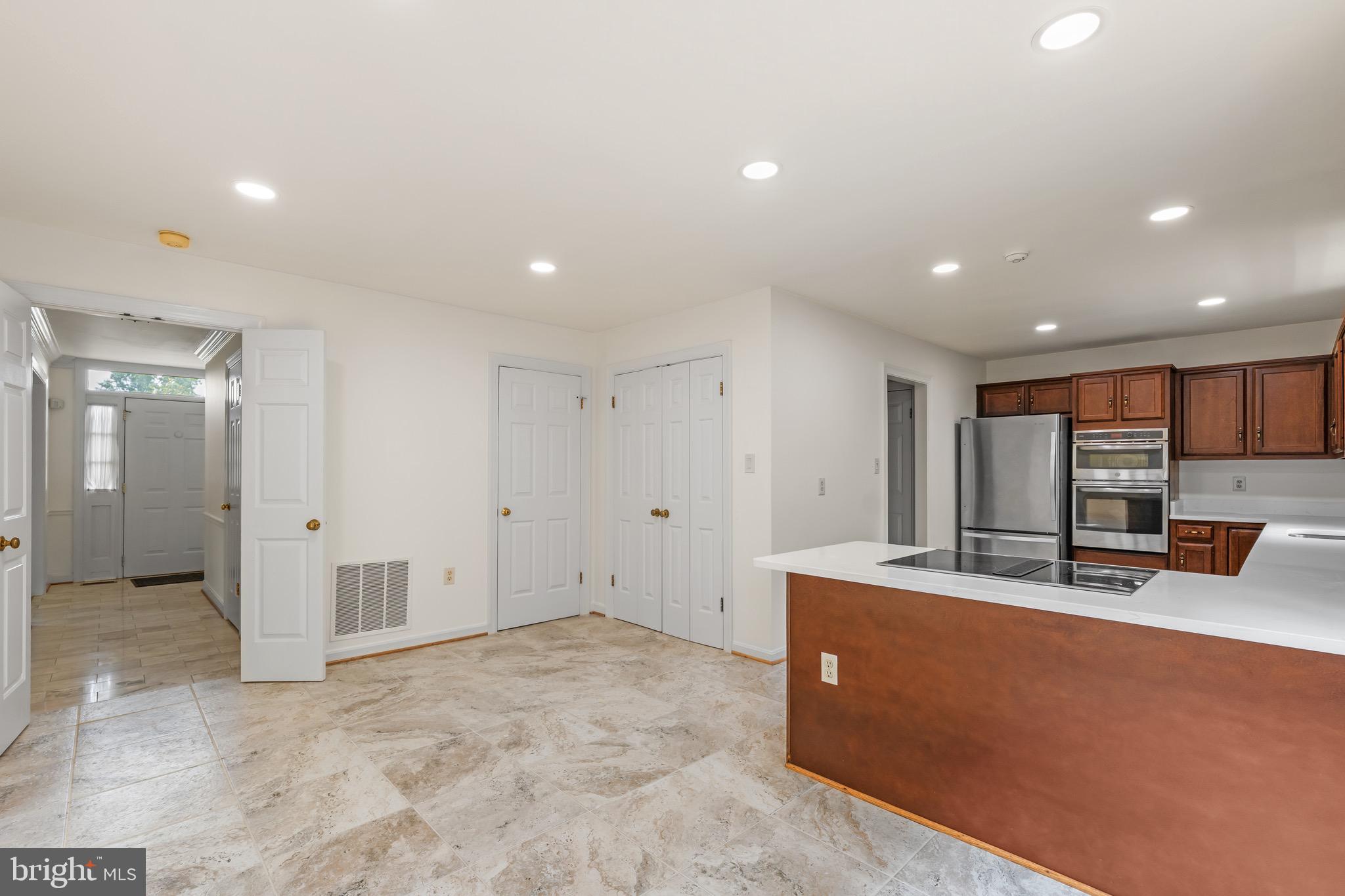 ARLINGTON RIDGE - Residential Lease