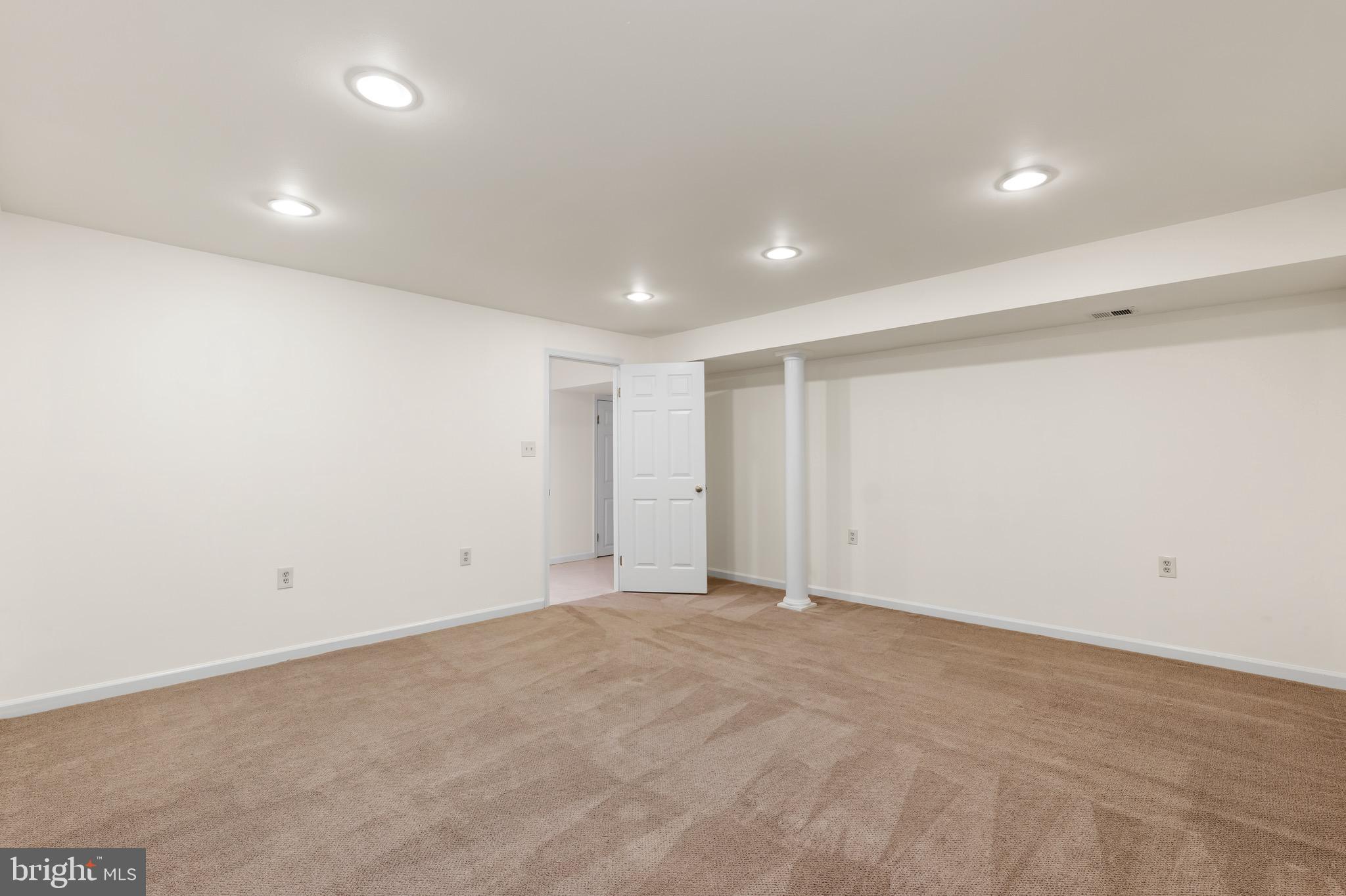 ARLINGTON RIDGE - Residential Lease