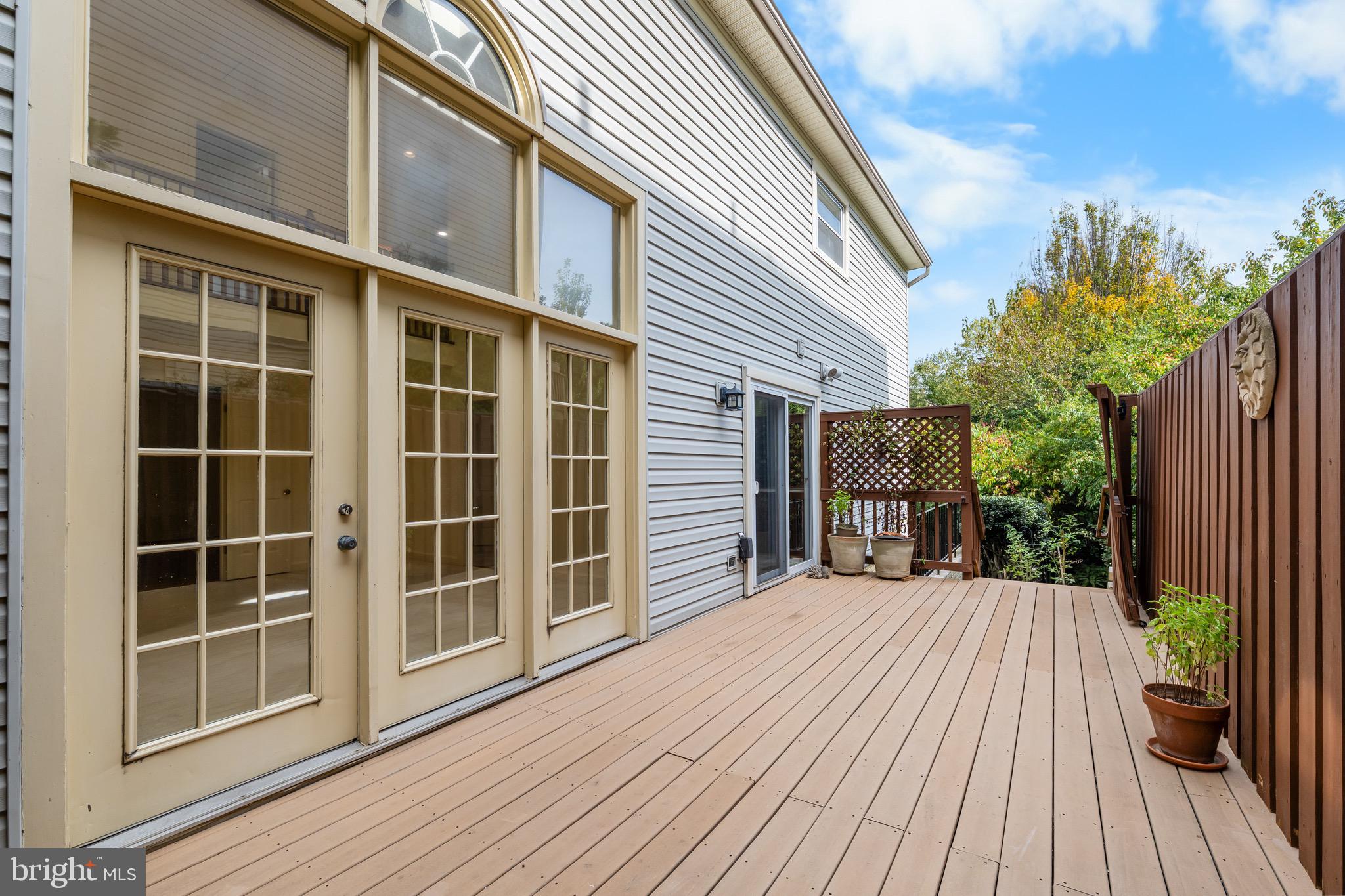 ARLINGTON RIDGE - Residential Lease