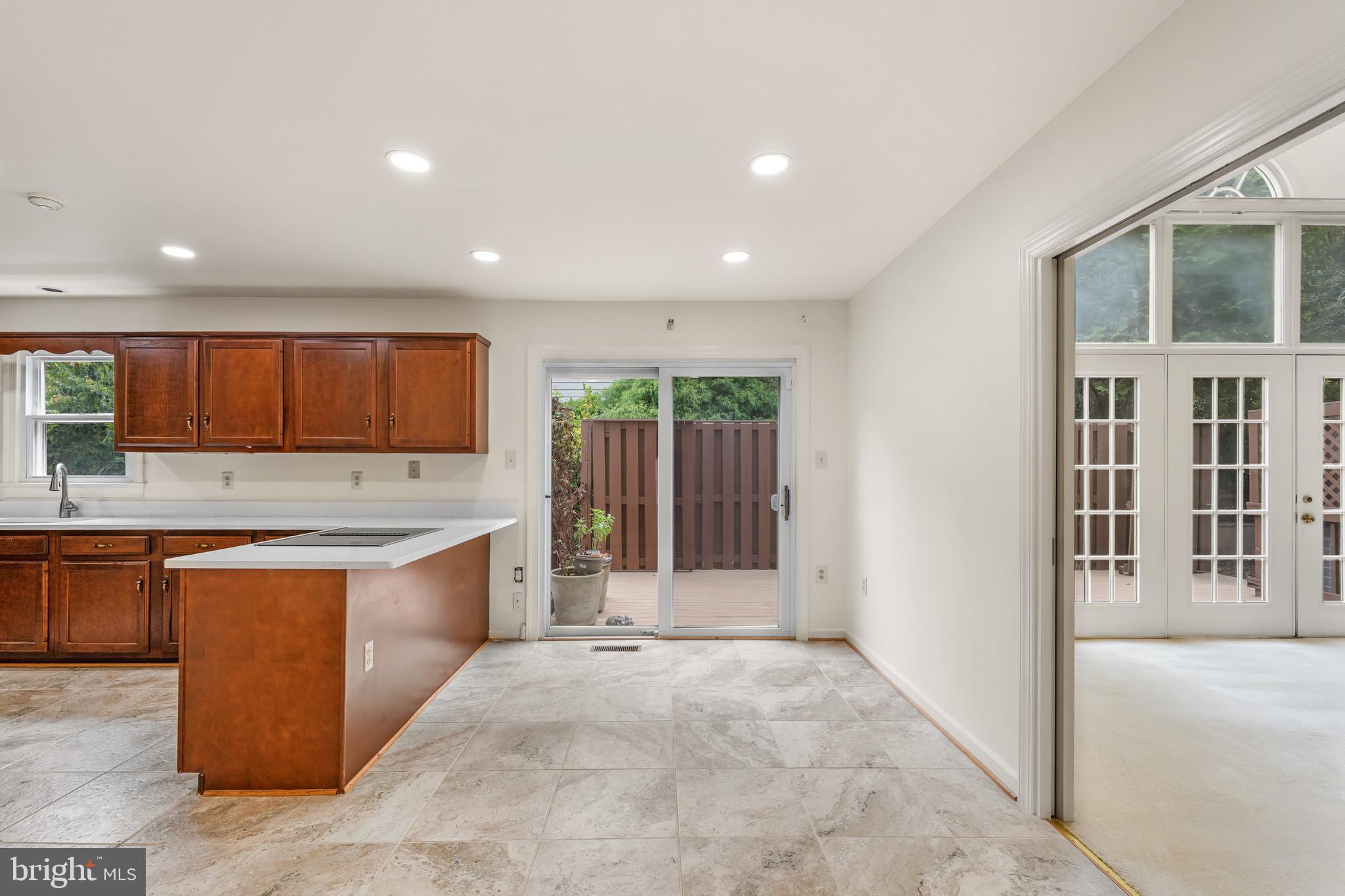 ARLINGTON RIDGE - Residential Lease