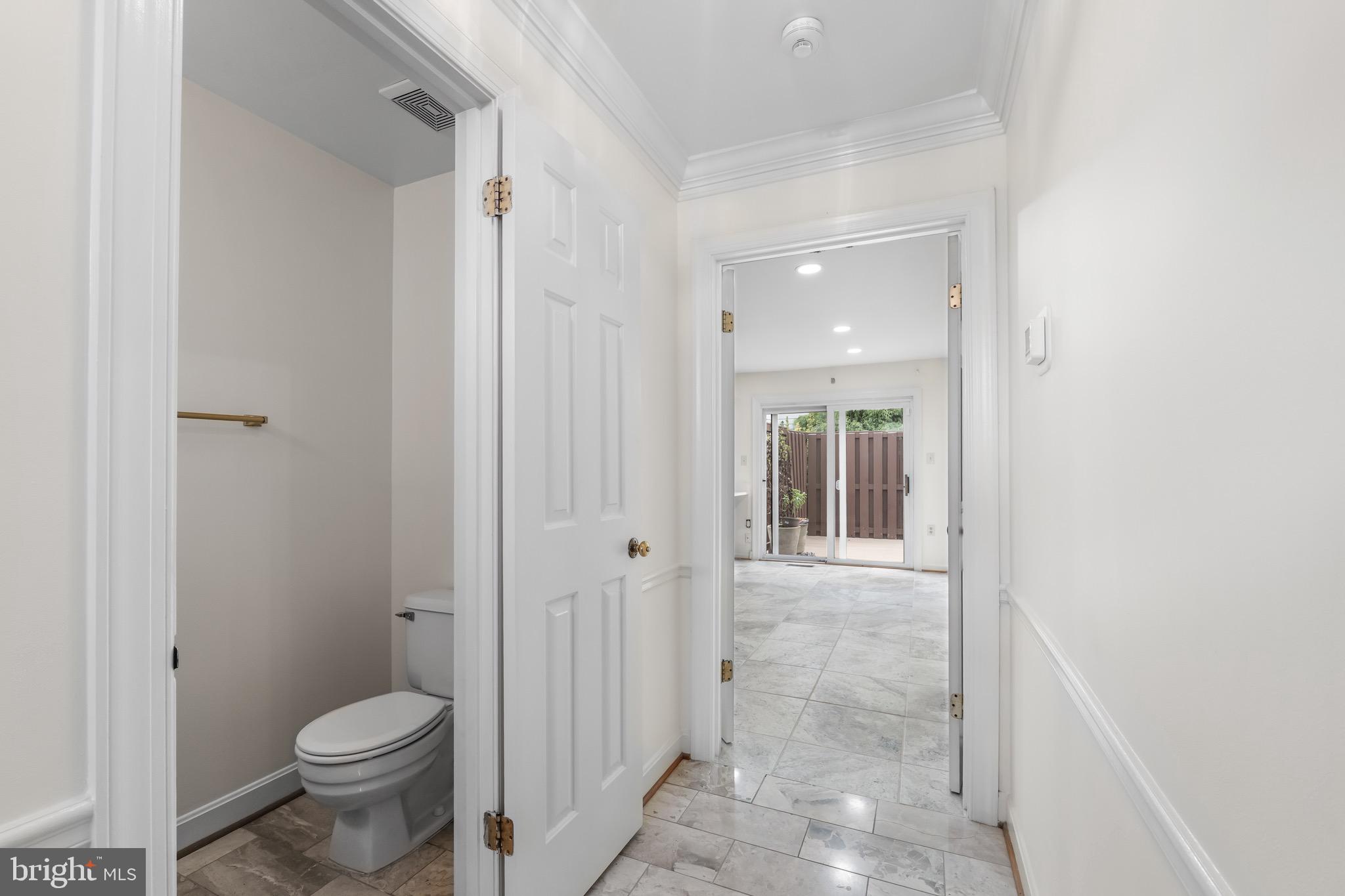 ARLINGTON RIDGE - Residential Lease