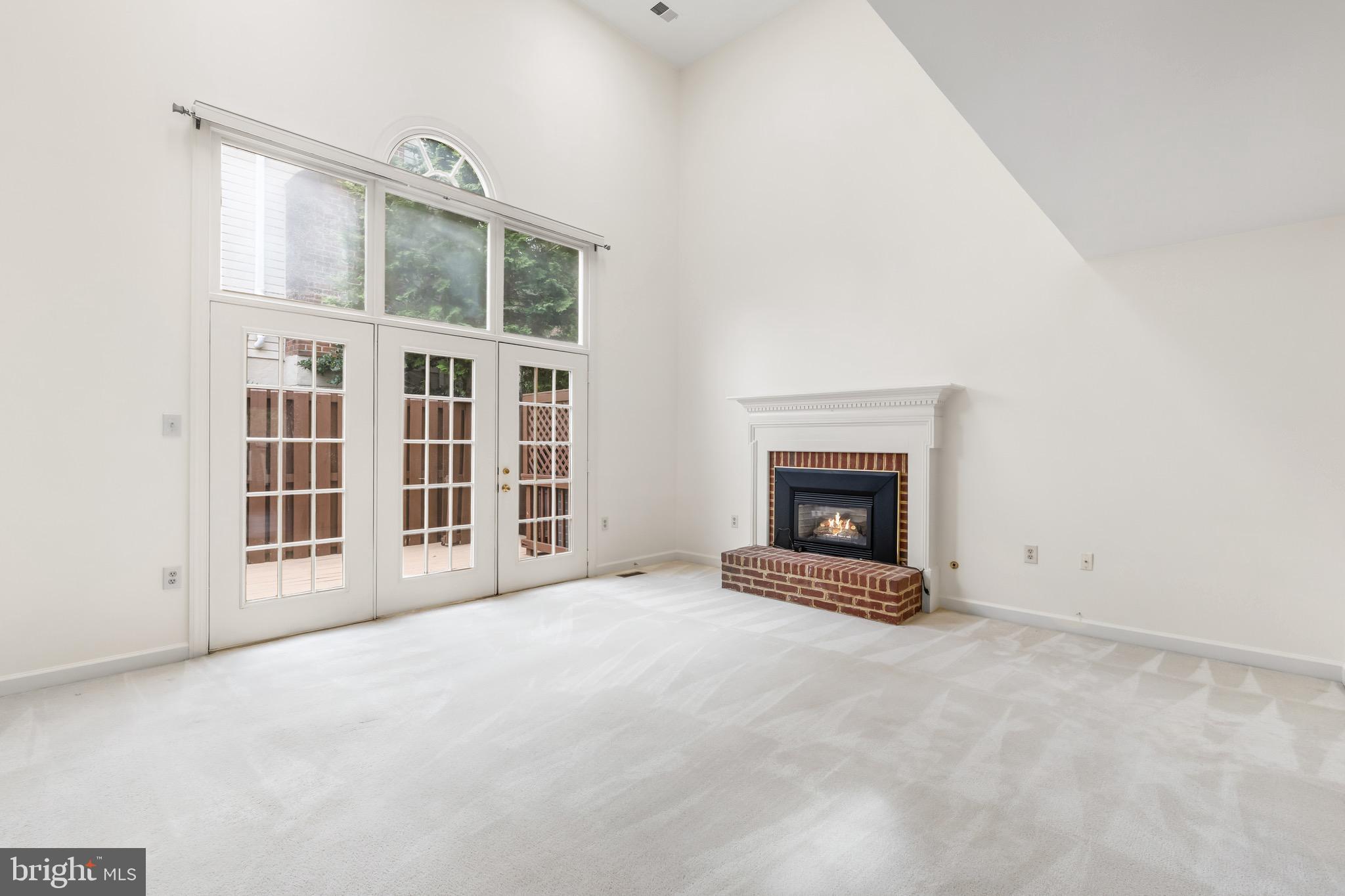 ARLINGTON RIDGE - Residential Lease